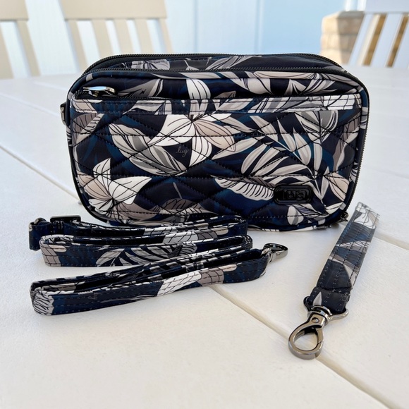 lug Bags Lug Roundabout 2 Convertible Wallet Crossbody Lily Black